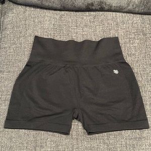 FOREVER 21 HIGH WAIST SEAMLESS SHORTS